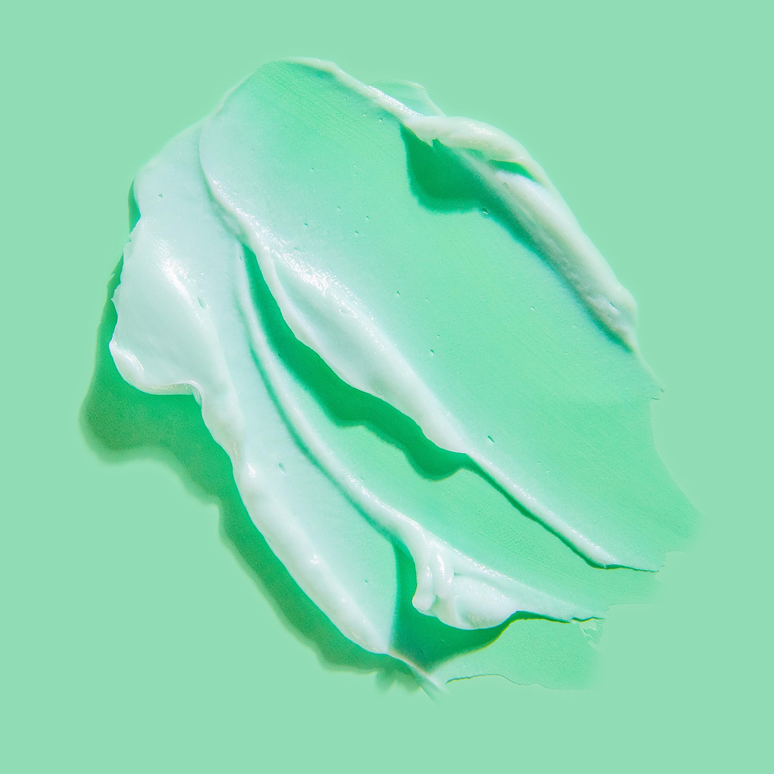 Tree Hut Shea butter ingredient closeup highlights deep moisturization from natural shea.