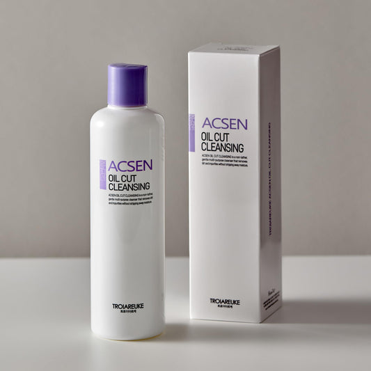 Troiareuke ACSEN foaming-lather demonstrates gentle makeup removal for acne-prone skin.