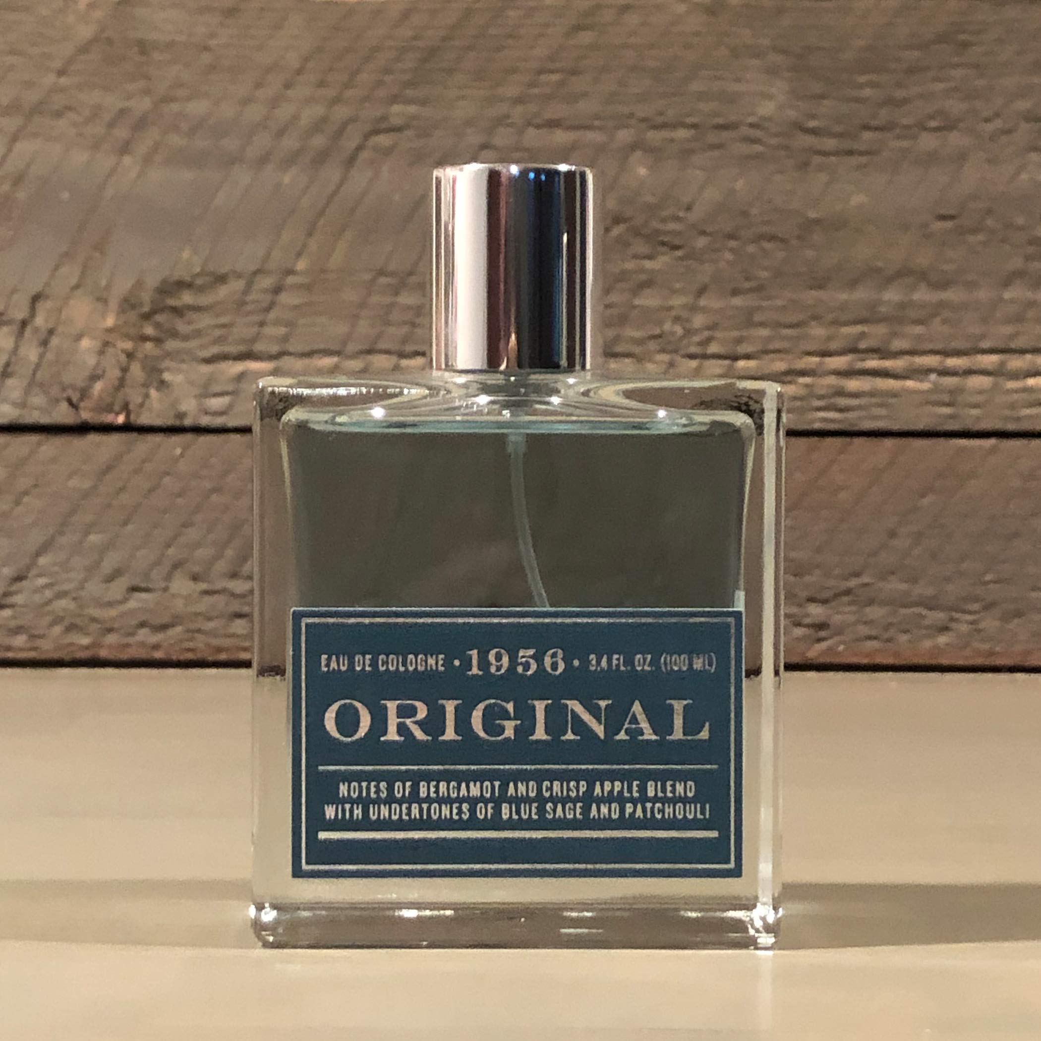Tru Fragrance Beauty 1956 Original spray action captured in use