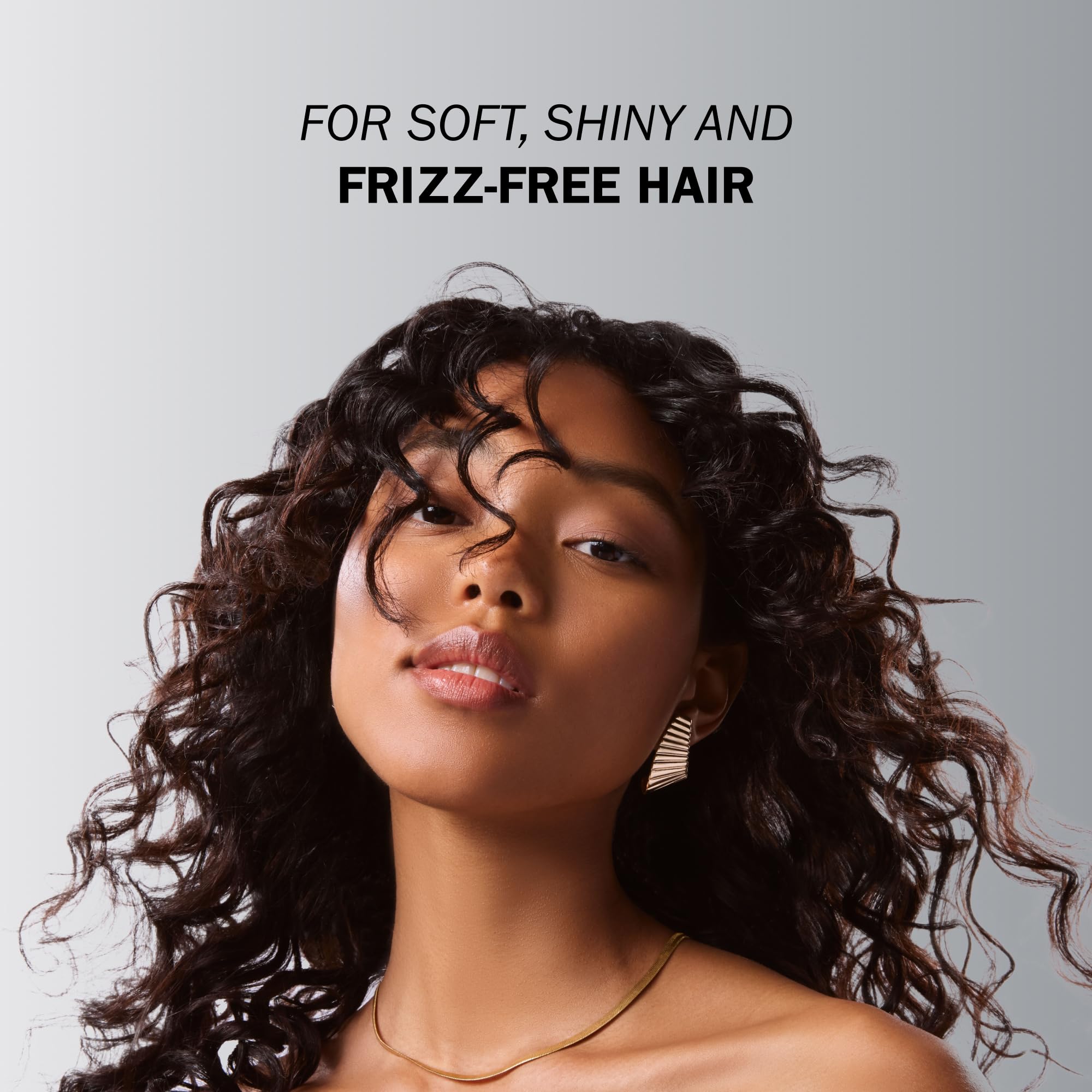 Creamy texture of TRUSS conditioner for smooth detangling.