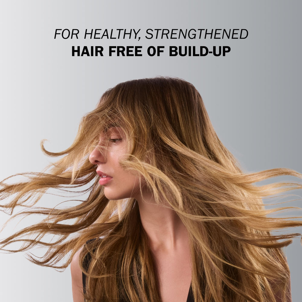 TRUSS Vegan Metal Detox Shampoo pump application showing bubbles and even distribution