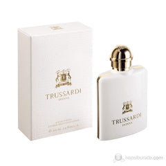 Trussardi Donna EDP packaging front view ideal for gifting.