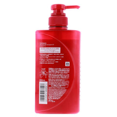Tsubaki Premium Moist Shampoo foam closeup demonstrating rich lather for detangling.