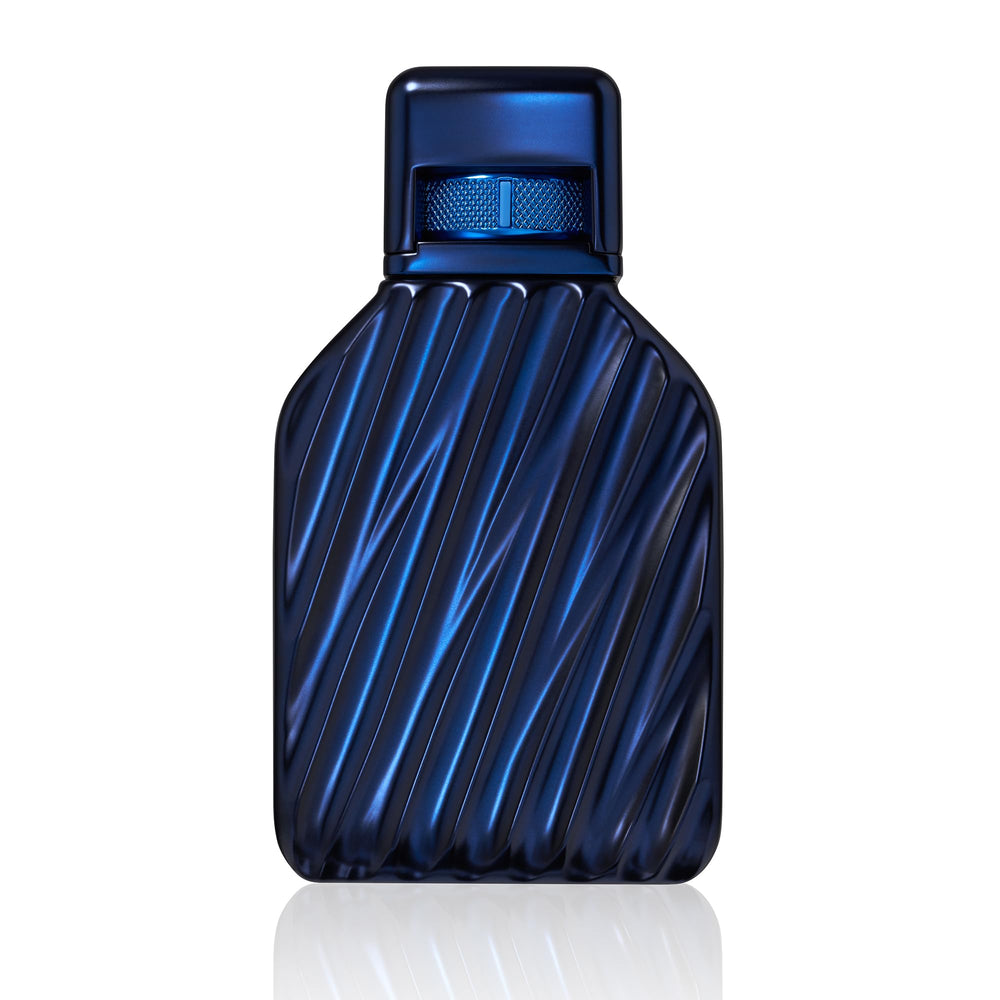 TUMI DUSK lifestyle moment, versatile use for evenings and daily routines.