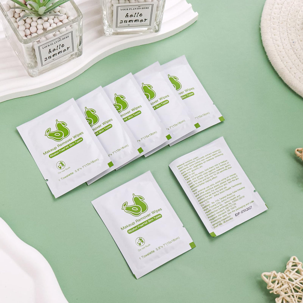 Twoworld travel-friendly wipes ideal for hotels, flights, and quick refreshes.