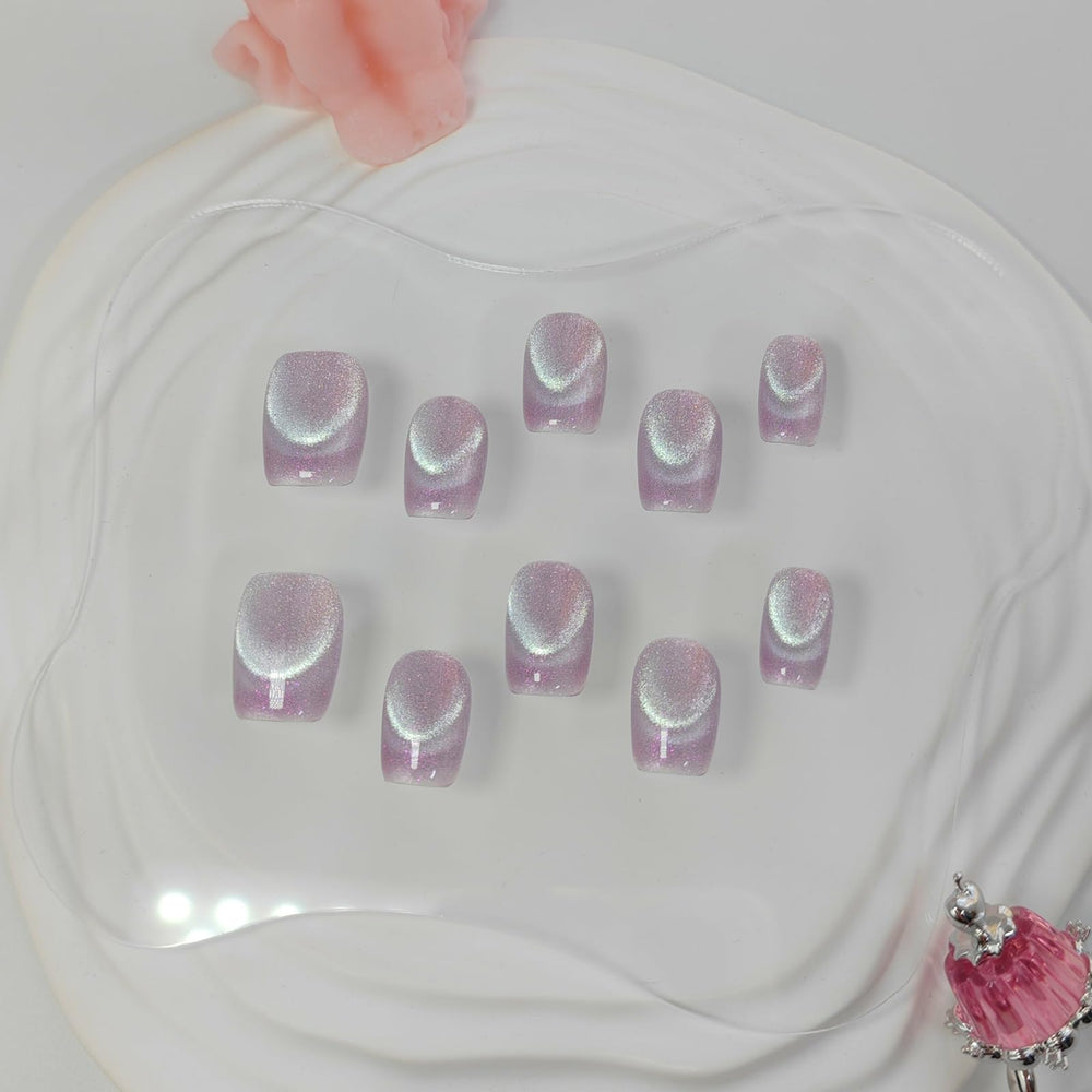 UNIYVOH magnetic shimmer nails catch light with flexible wear.