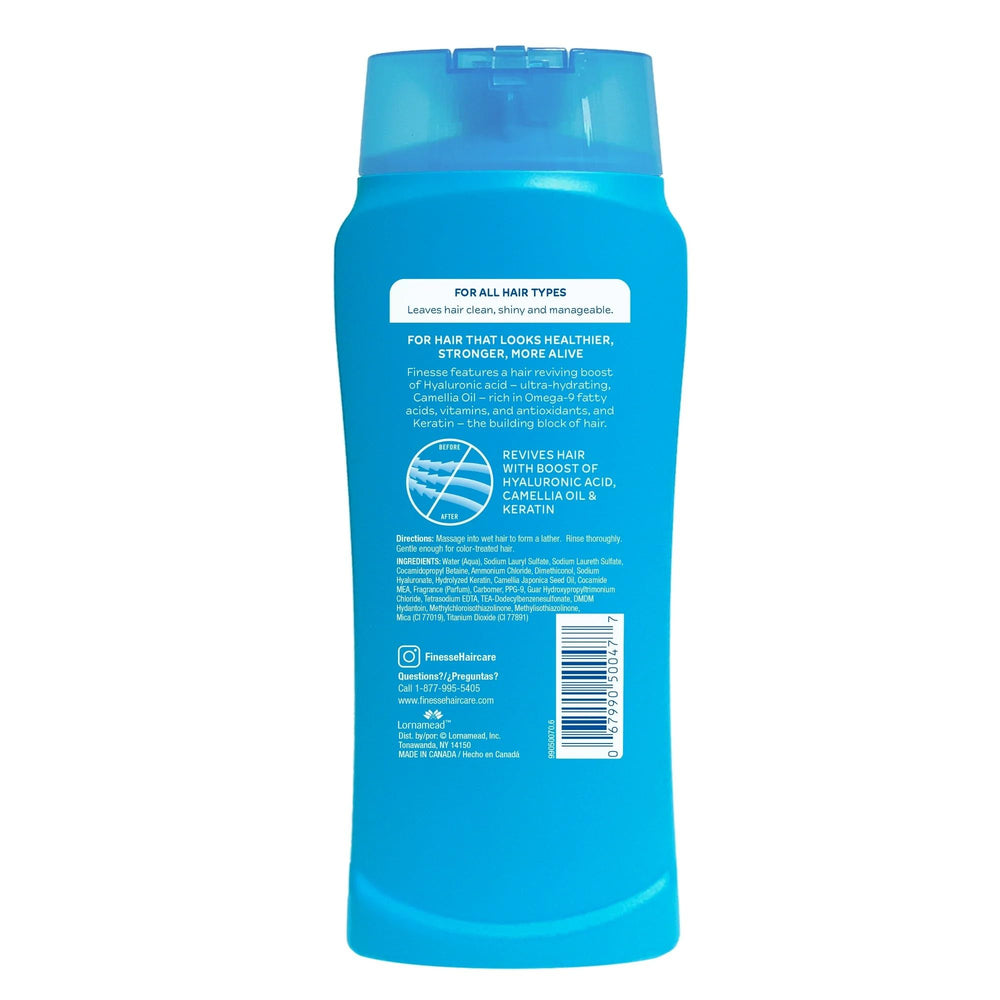Unilever Finesse Enhancing Shampoo closeup lather promotes gentle cleansing.