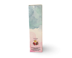 Pour Femme pink pepper spice detail evokes modern elegance for evenings
