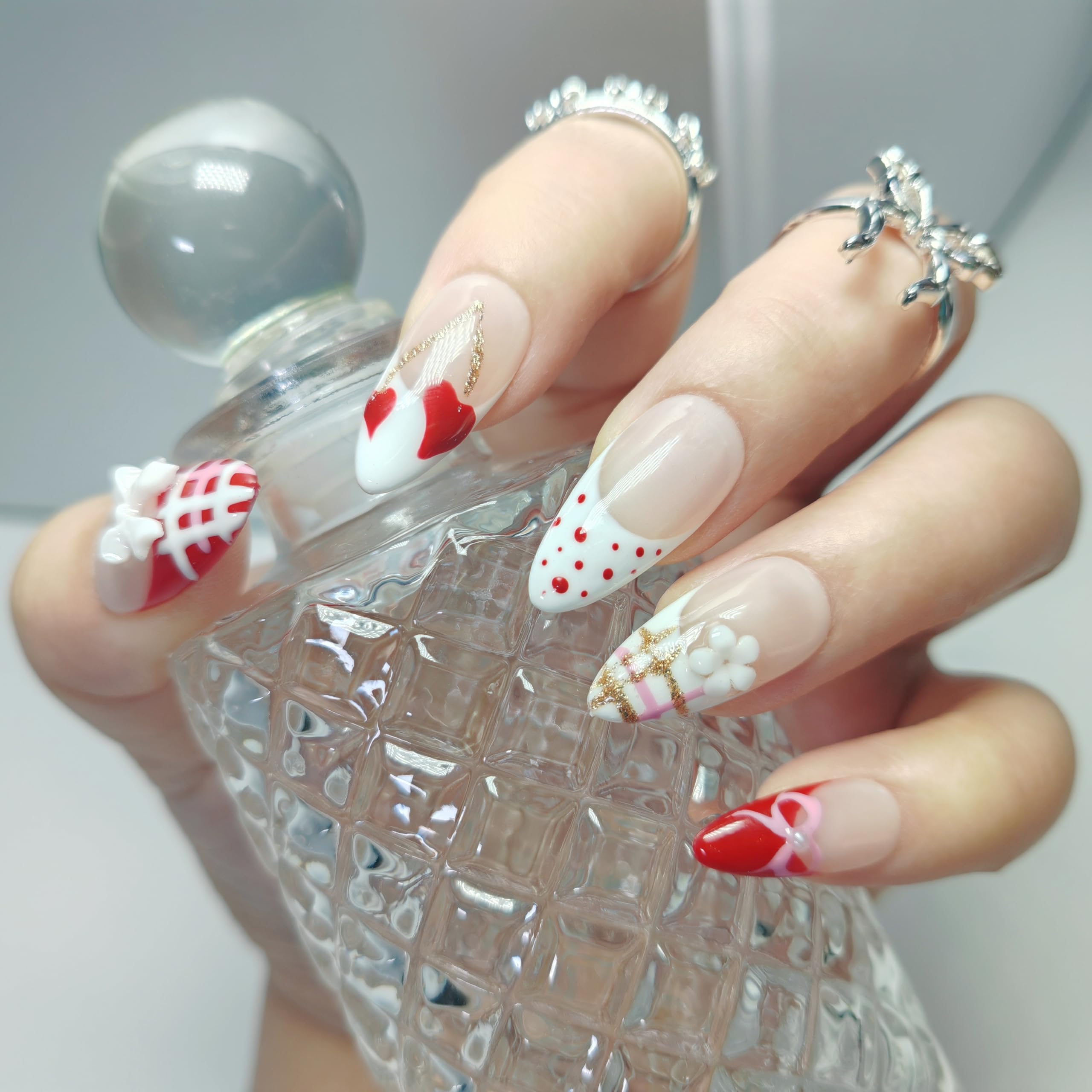 UNIYVOH reusable nails paired with jelly stickers for easy, mess-free reuse