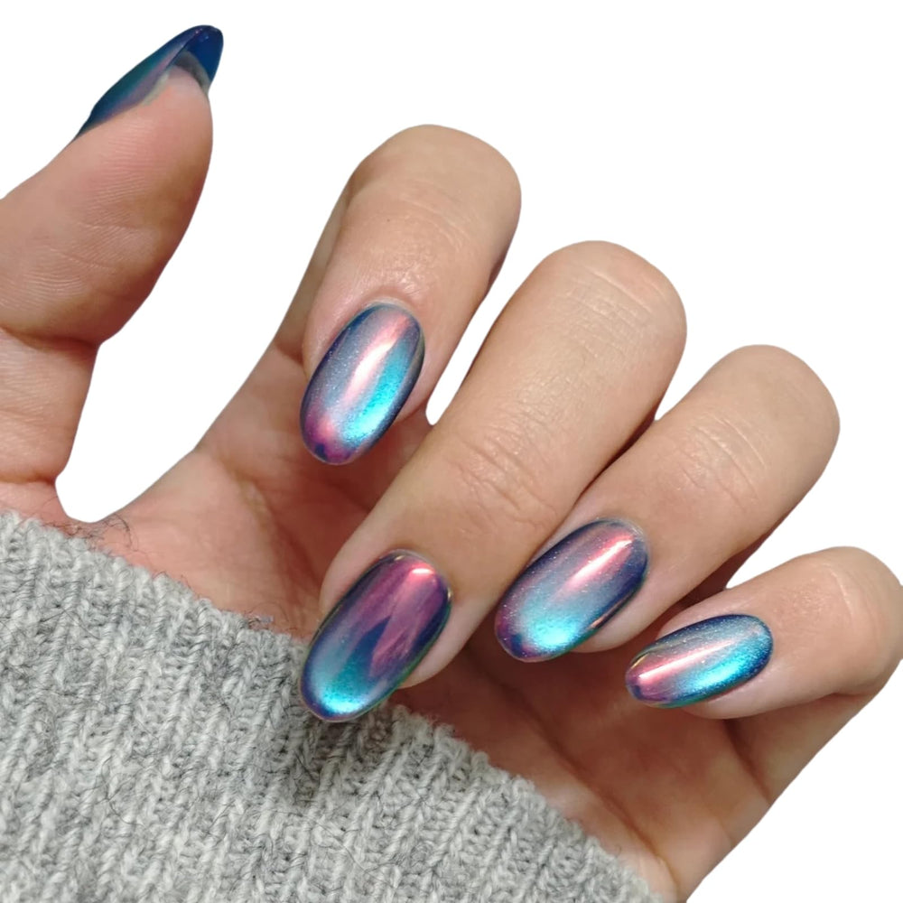 UNIYVOH Cat Eye Nails Aurora Night S close‑up with shimmering tips for chic at‑home manicure