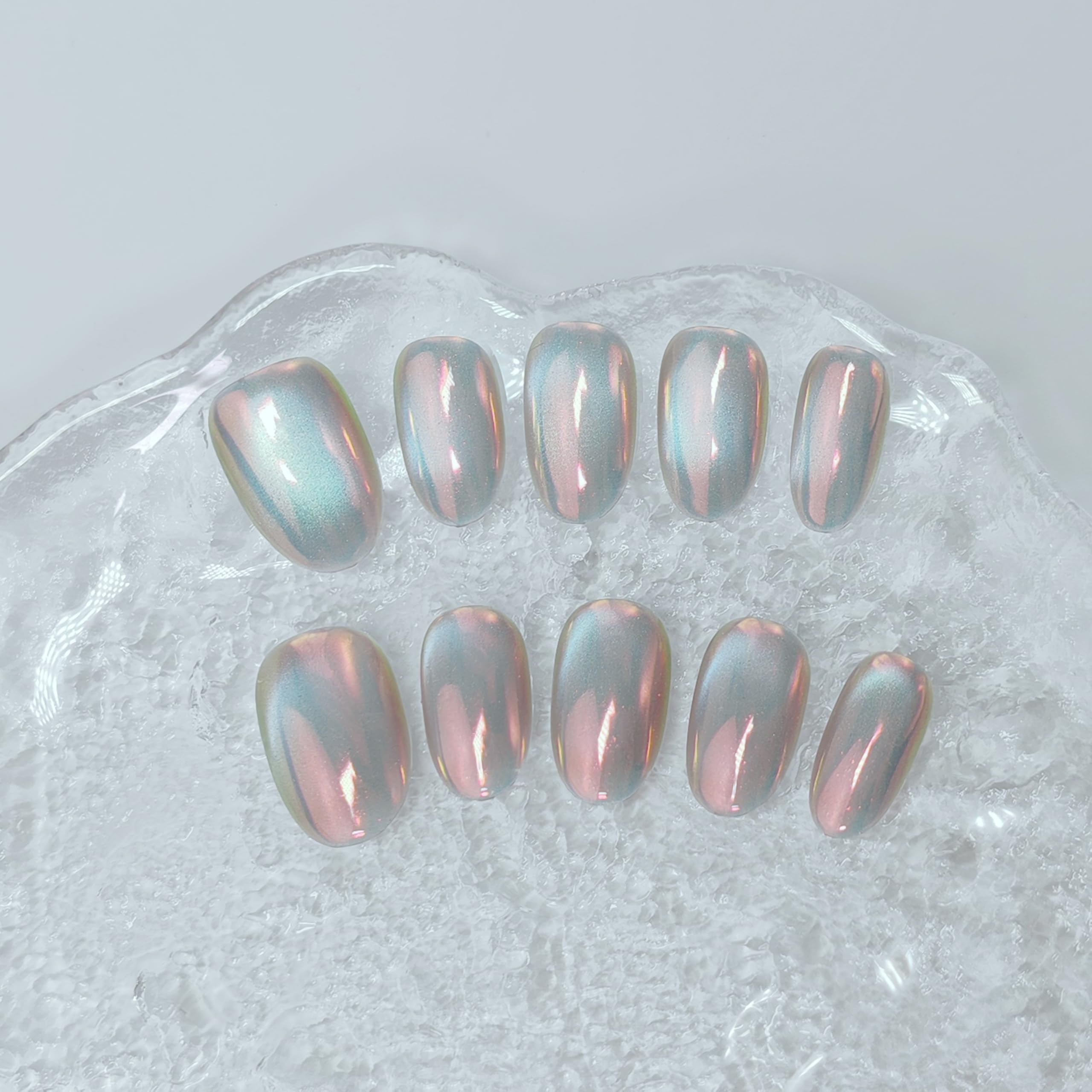 UNIYVOH Cat Eye Nails with Aurora side-light for versatile day-to-night looks.