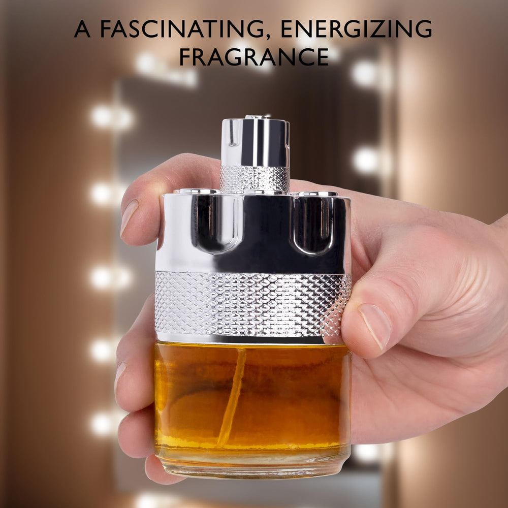 Urban Collection Azura Noir bottle in hand ready for daily wear.