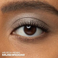 URBAN DECAY 24/7 Eyeshadow Single Mushroom compact close-up showing premium crease-free pigment