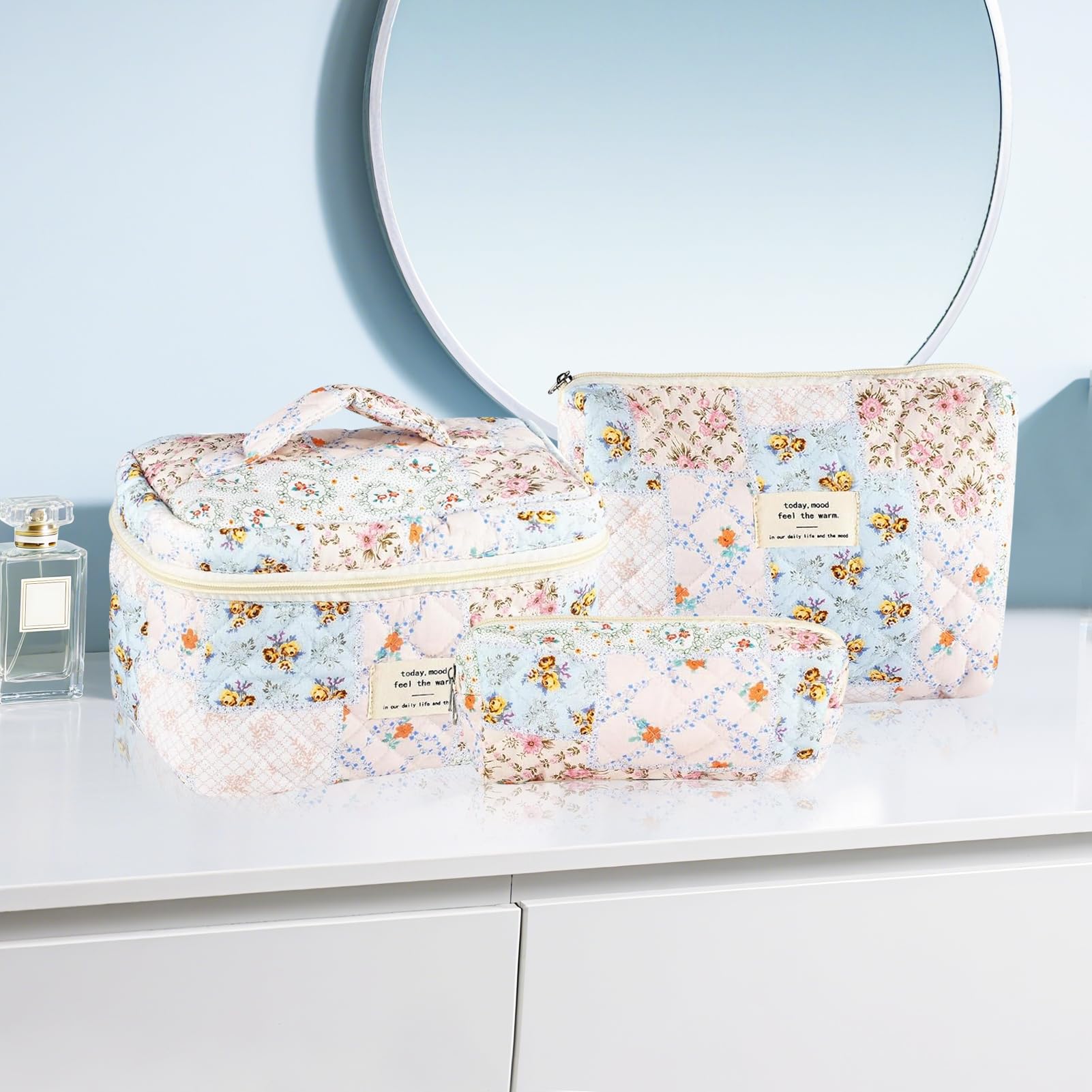 URSKYTOUS floral bee pattern fabric with cute aesthetic.