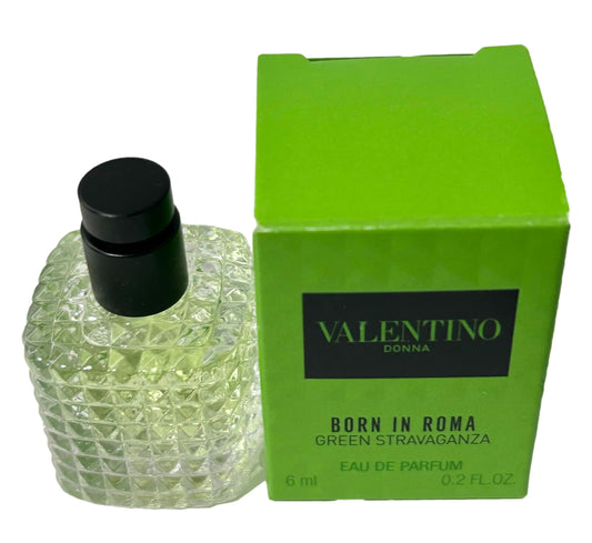 Valentino Donna Born in Roma Green Stravaganza dabber enables precise on-the-go application