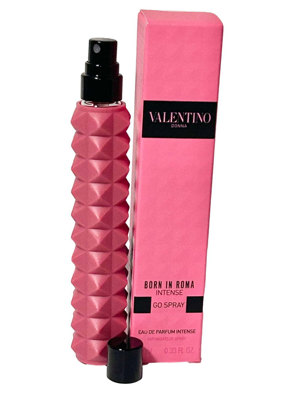 Valentino Donna Born in Roma Intense close-up emphasizes the magnetic floral-amber profile