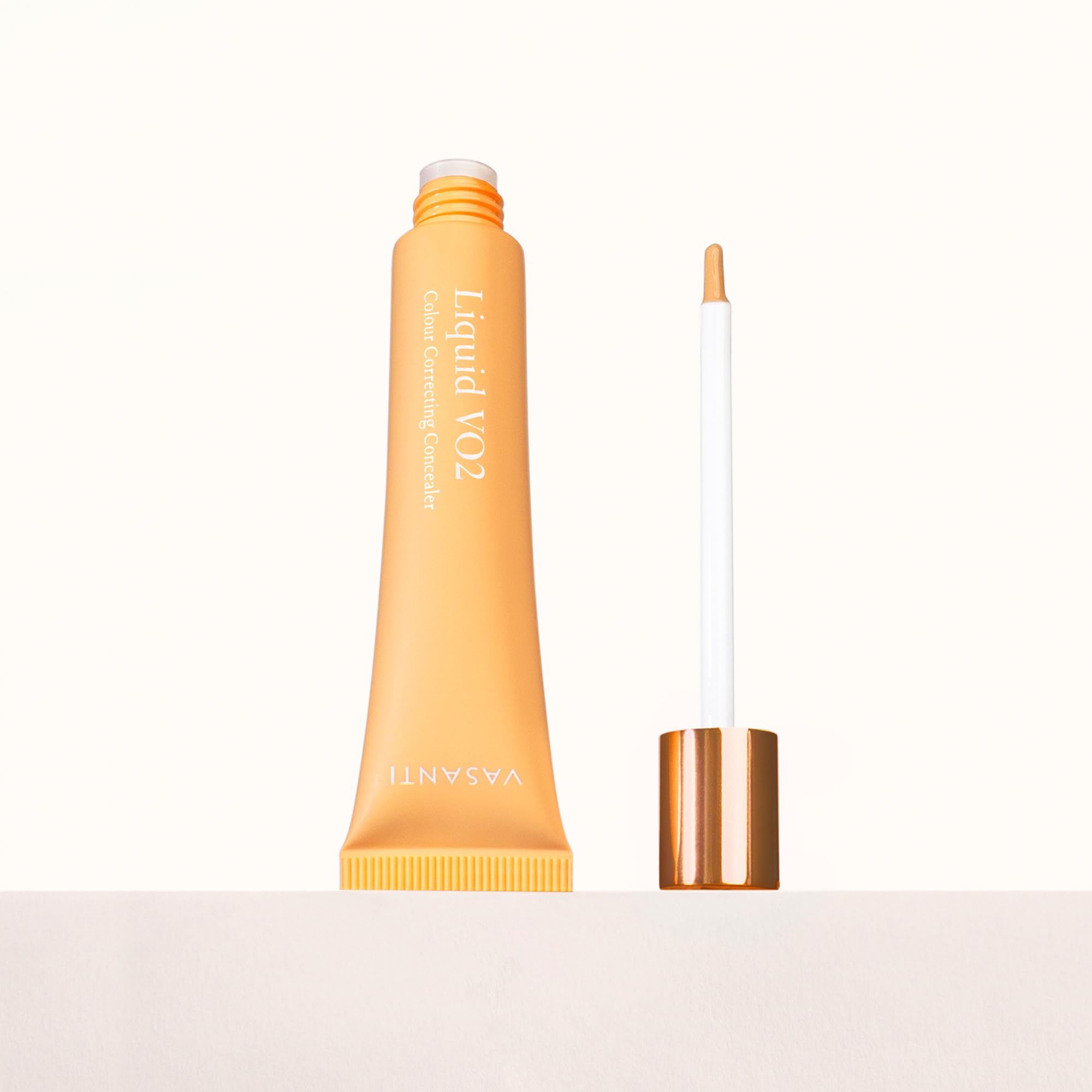 VASANTI Liquid VO2 on dark circles demonstrating brightened under-eye area