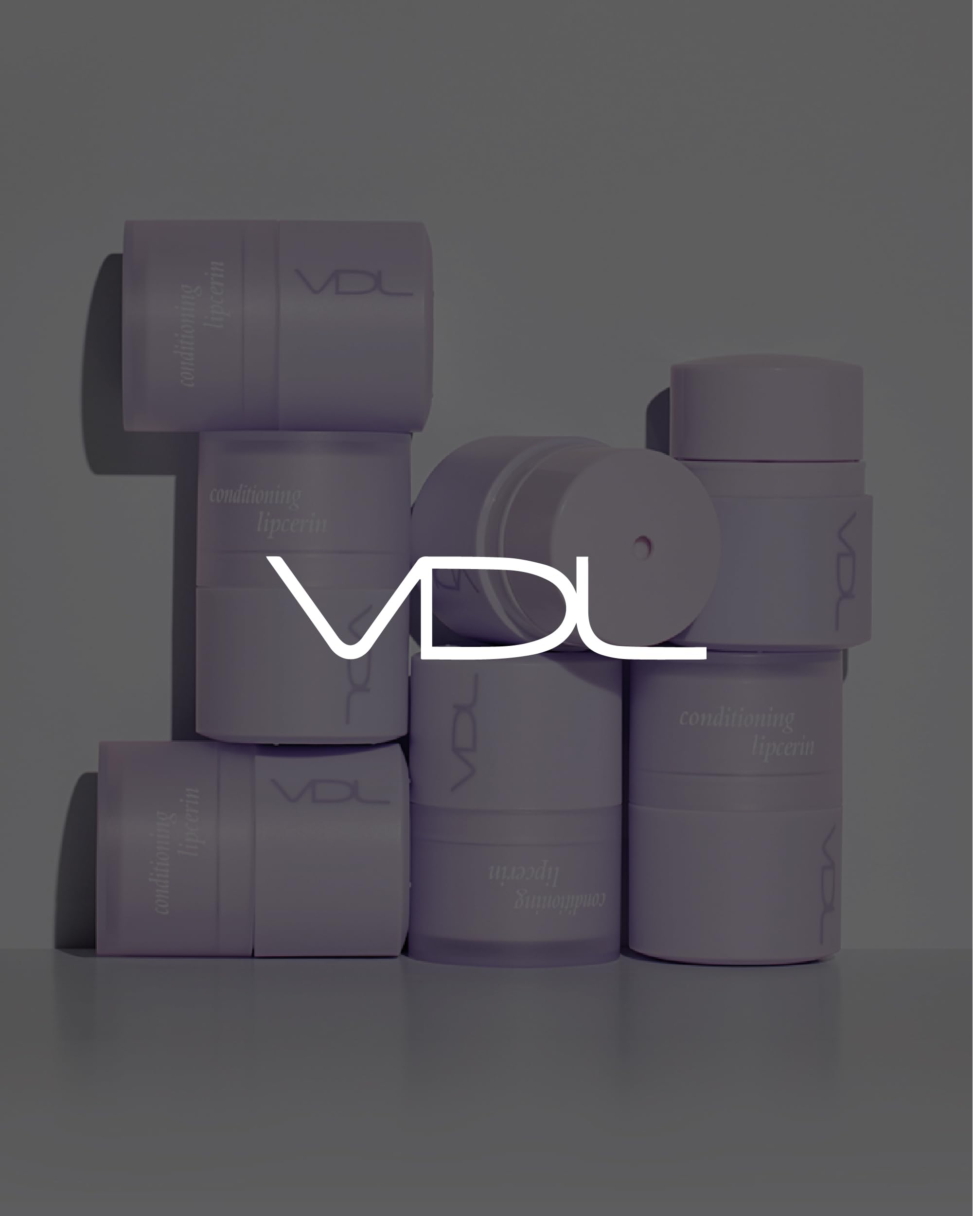VDL Lipcerin night-care routine scene emphasizes deep hydration overnight