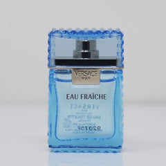 Versace Man Eau Fraiche heart-notes closeup, cedar, tarragon, sage for daytime wear.