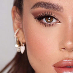 VEYESBEAUTY lash sealer adds waterproof hold and longevity.