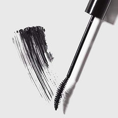 Victoria Beckham Future Lash Mascara close-up brush for full, lift-ready lashes.