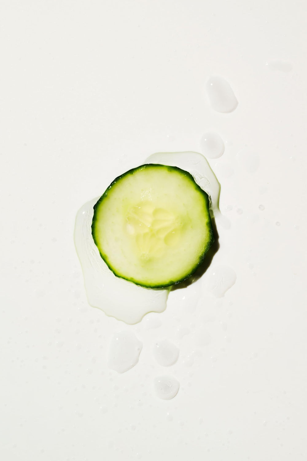 Victoria's Secret cucumber mist on body provides non-alcoholic hydration