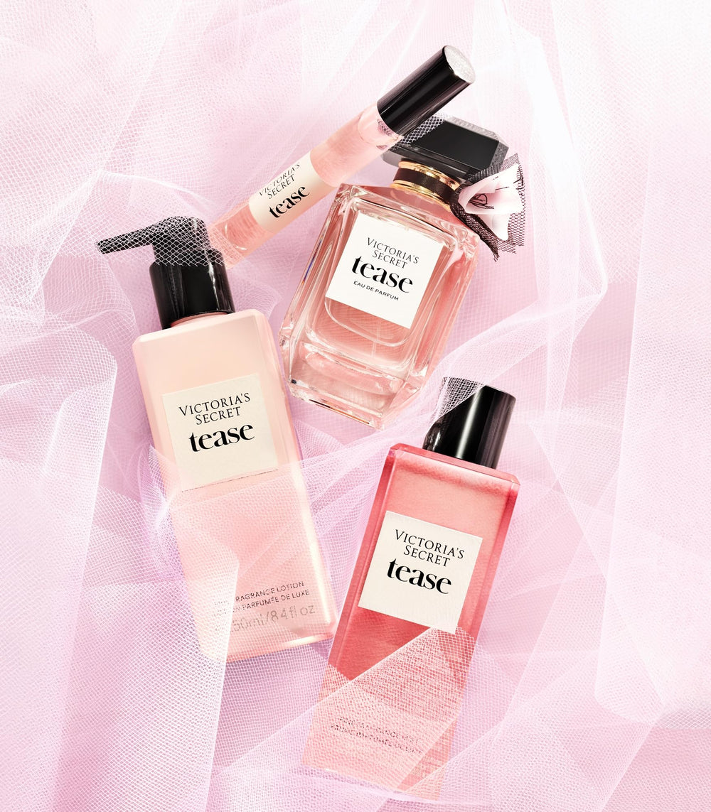Victoria's Secret Tease mini EDP flacon fits purses and totes for easy carrying.