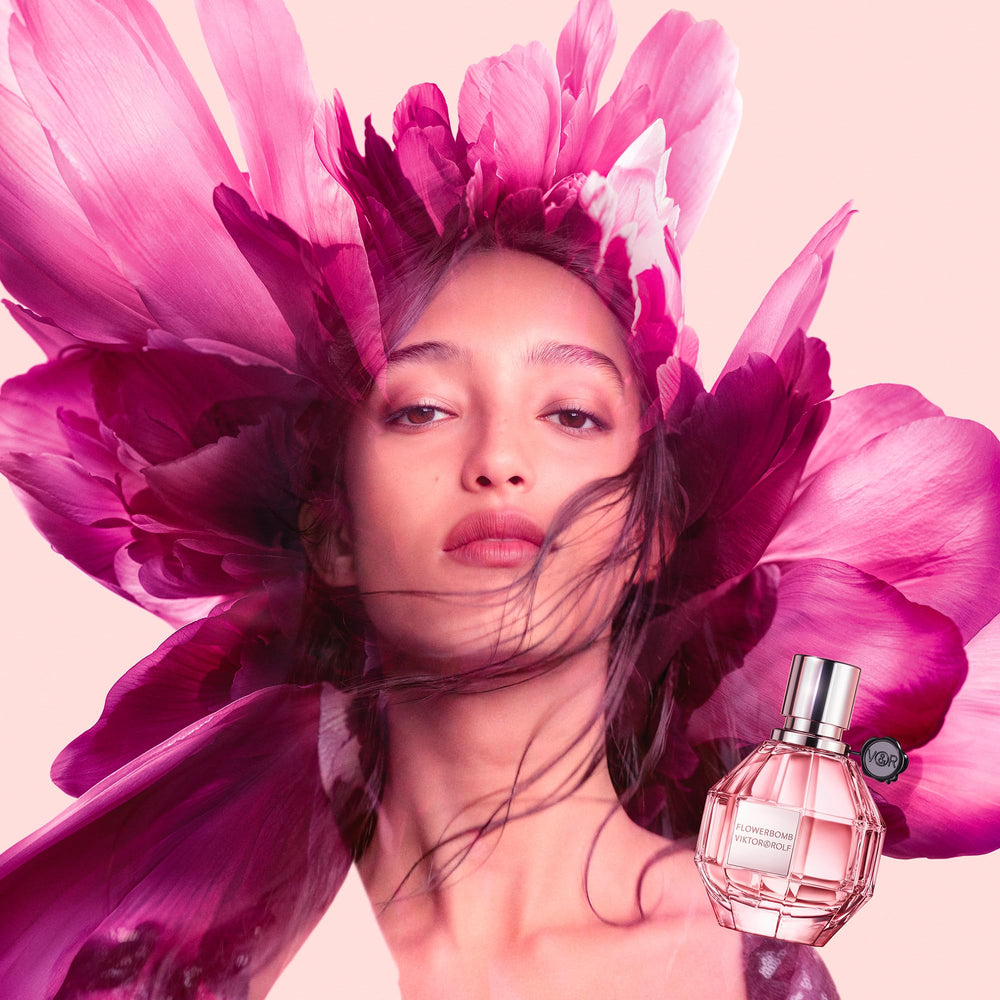 Viktor&Rolf Flowerbomb cap detail on the EDP bottle