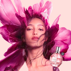 Viktor&Rolf Flowerbomb cap detail on the EDP bottle