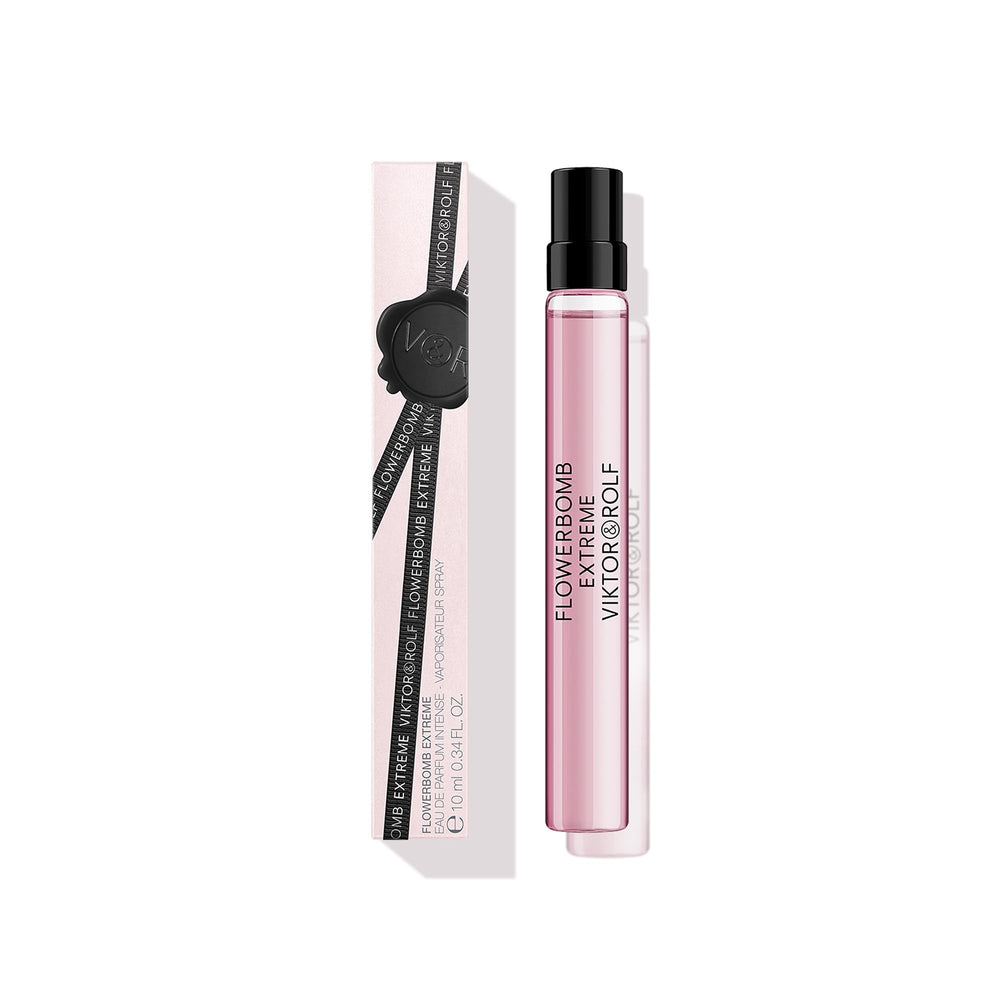Viktor&Rolf Flowerbomb Extreme jasmine bloom closeup signals vibrant floral core.