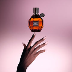 Viktor&Rolf Flowerbomb Tiger Lily bottle display—eye-catching premium packaging.