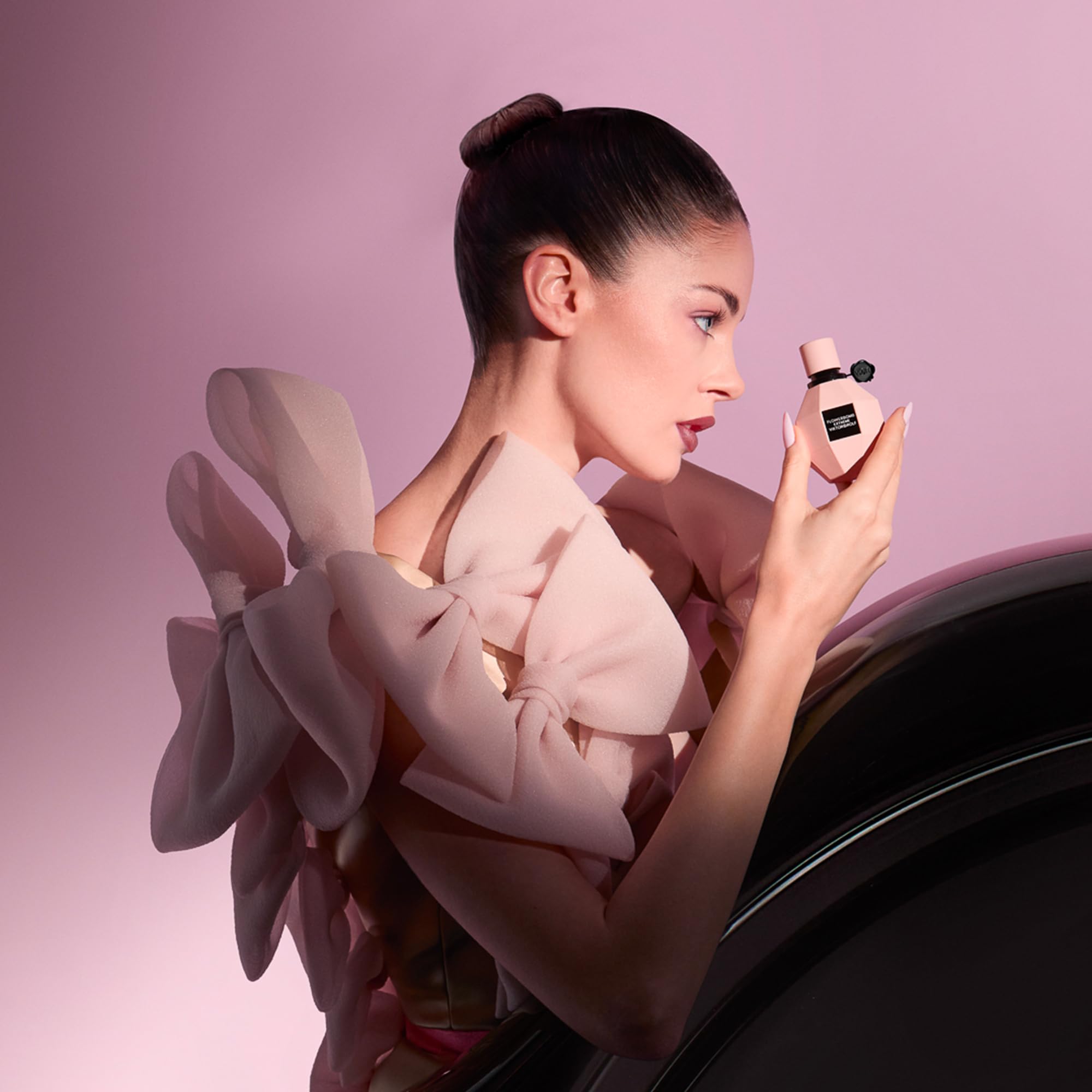 Viktor&Rolf Flowerbomb travel kit packaging, compact and gift-ready