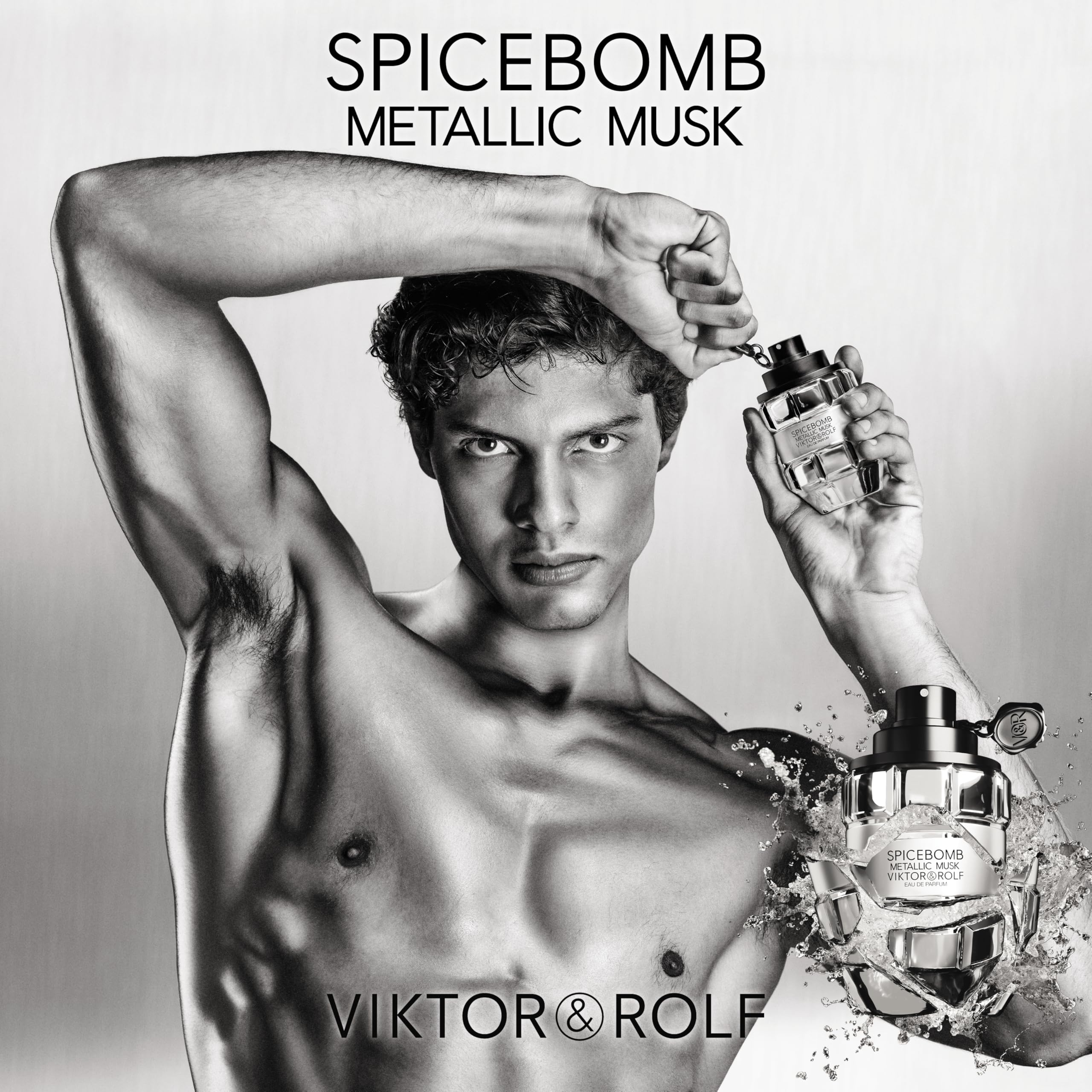 Viktor&Rolf Spicebomb Metallic Musk spray mist delivering spicy musk aroma