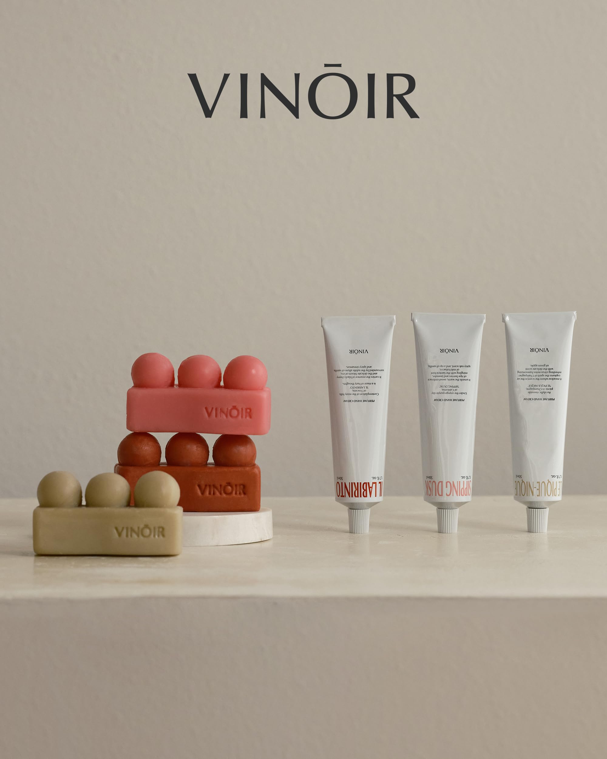VINOIR LE PIQUE-NIQUE cream texture swatch