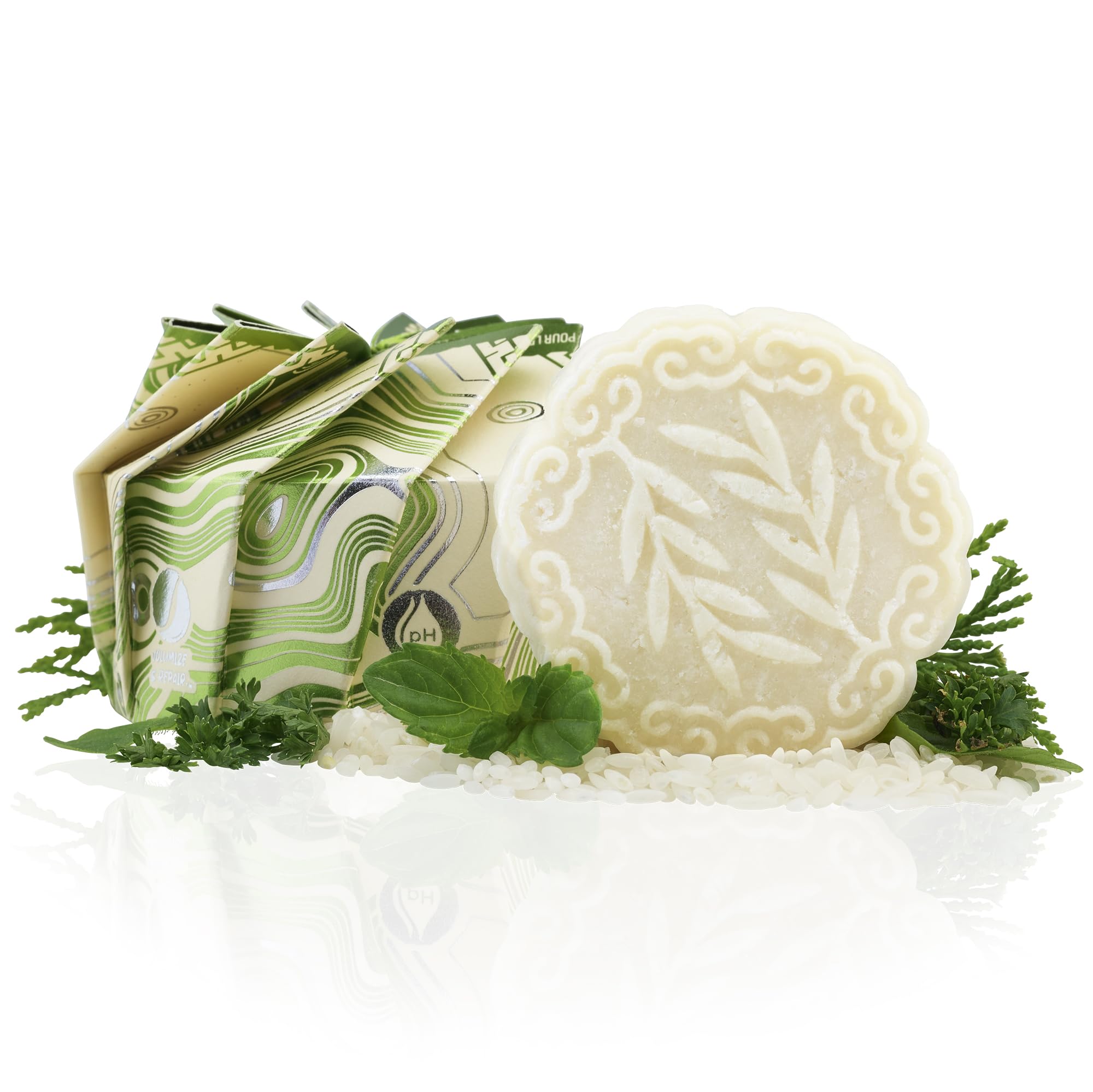 Viori Tea Tree Mint Shampoo Bar packaging highlights plastic-free design.