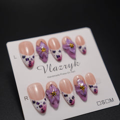 Vlazryk complete set includes 10 nails, 24 tabs, and file.