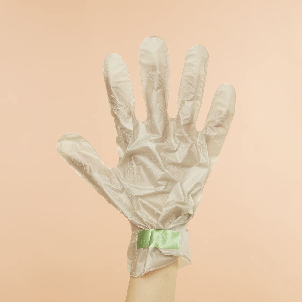 VOESH perforated glove design enabling easy manicure during wear.