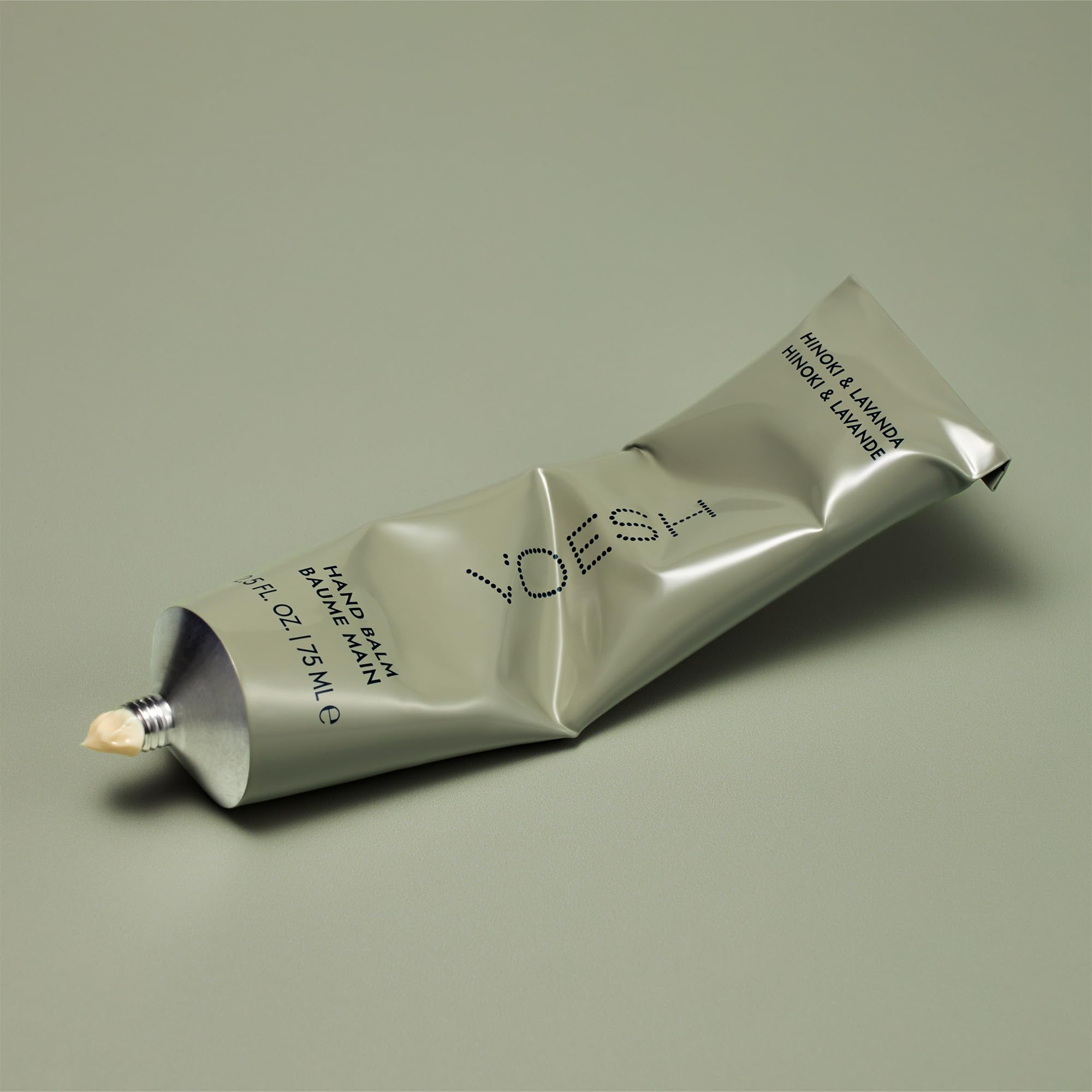 Hinoki & Lavanda texture close-up showing velvety, non-greasy absorption.