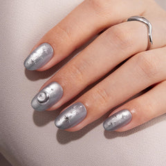 VSALON short oval nails in silver gray cat-eye with 3D stars and moons, glossy finish