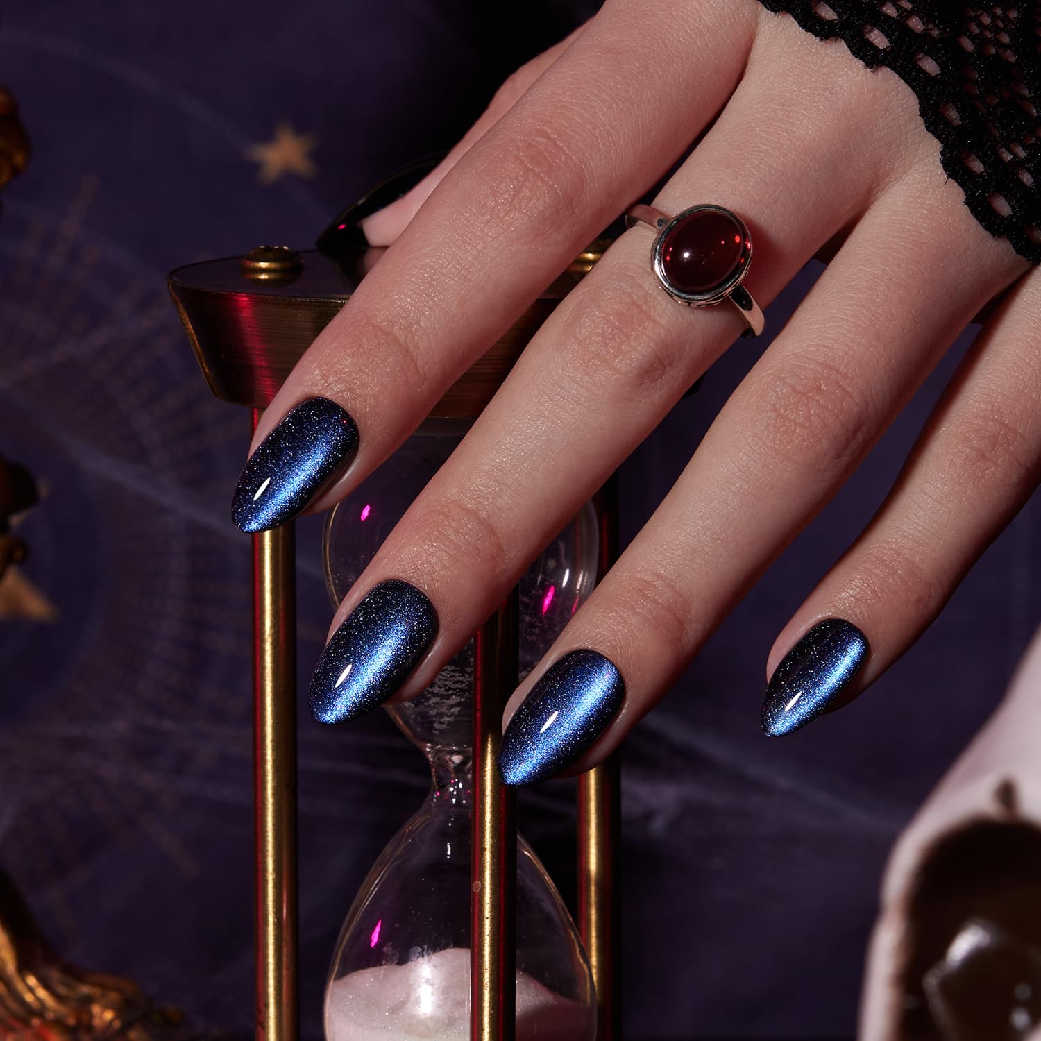 VSALON Short Almond style nails for comfortable wear.