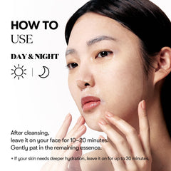 VT COSMETICS Cica-Exosome Moisture Mask on-face application demonstrates comfortable fit