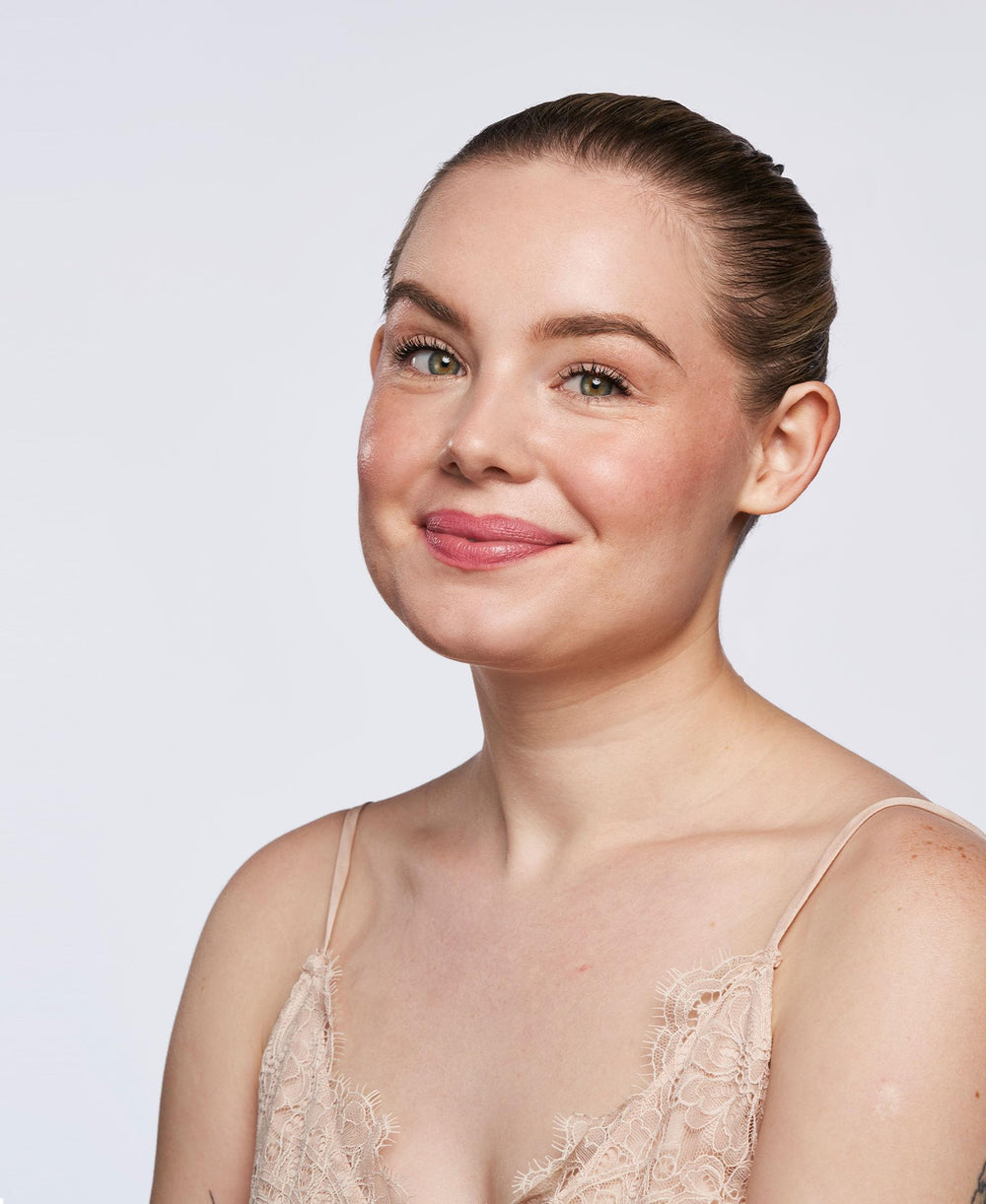 Wander Beauty cream blush for cheeks and lips with buildable color.