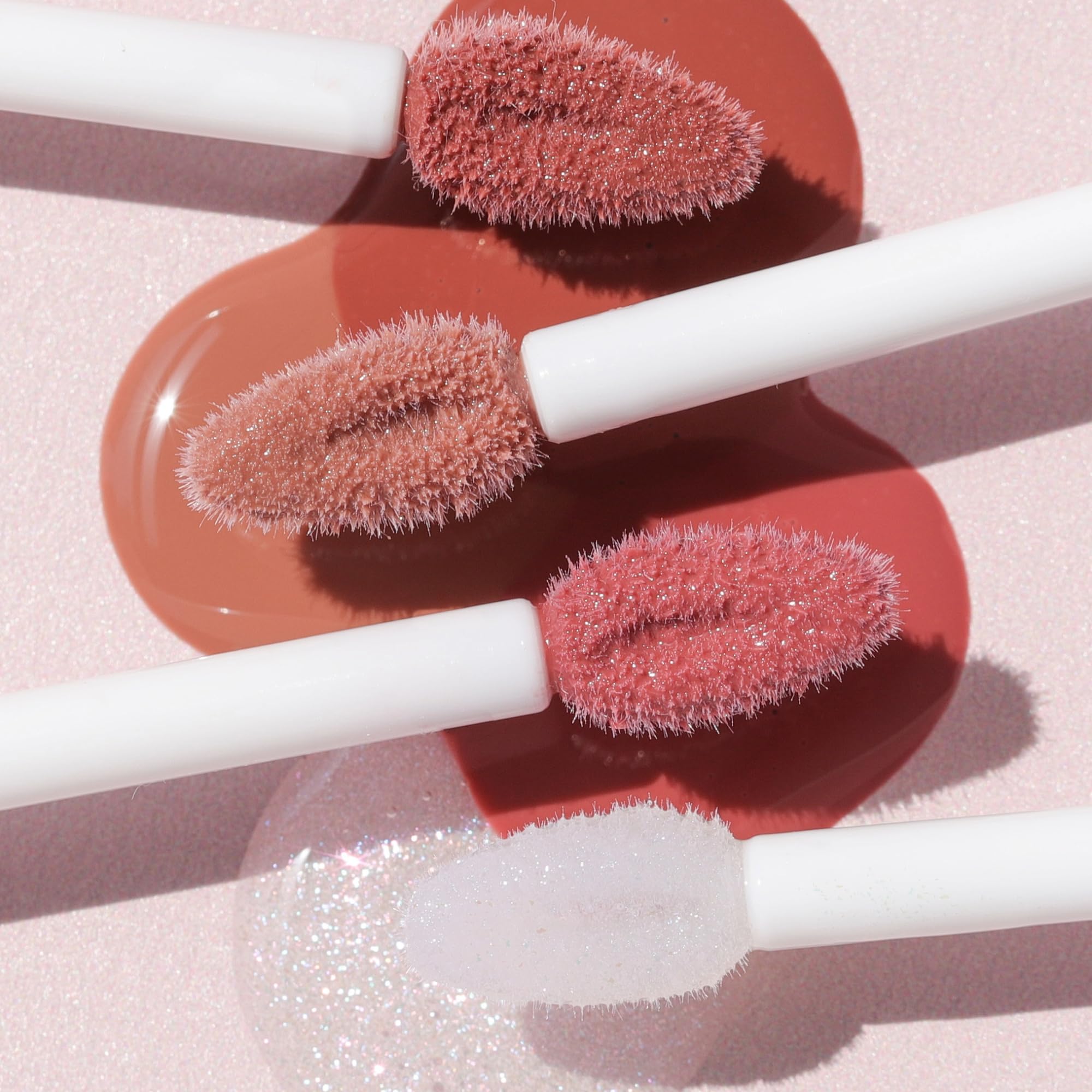 Wander Beauty Lip Retreat Oil packaging and applicator for easy use