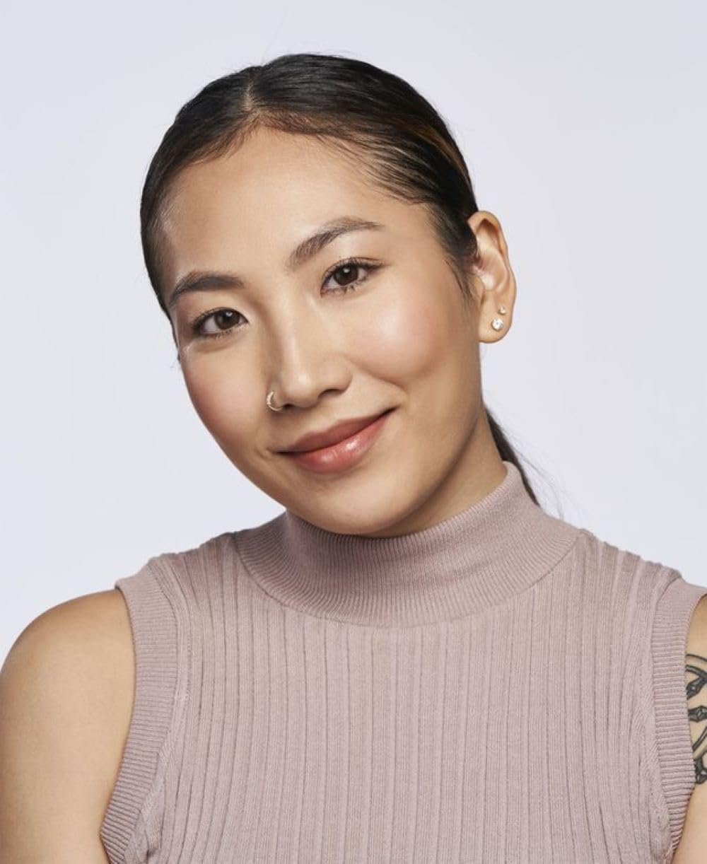 Wander Beauty Nude Glow highlighter stick for subtle radiance