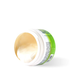 WAVEBUILDER Wave Puddin hair application demonstrates easy styling