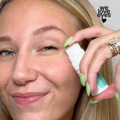 We Love Eyes Shrubtox texture: lightweight cooling gel for quick absorption.