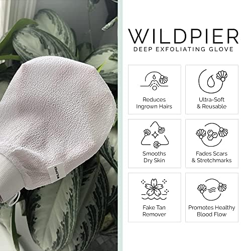 Wildpier Plus+ deep exfoliation glove close-up shows textured weave for effective use.