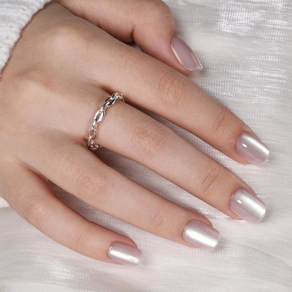 Winibeauty Moonlit Pearl nails glue provides lasting hold for everyday wear