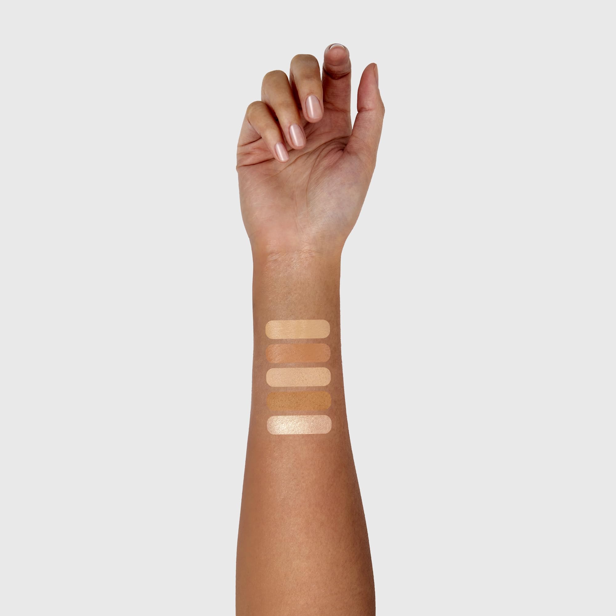 Woosh Fold Out Complexion highlighter adds a soft glow