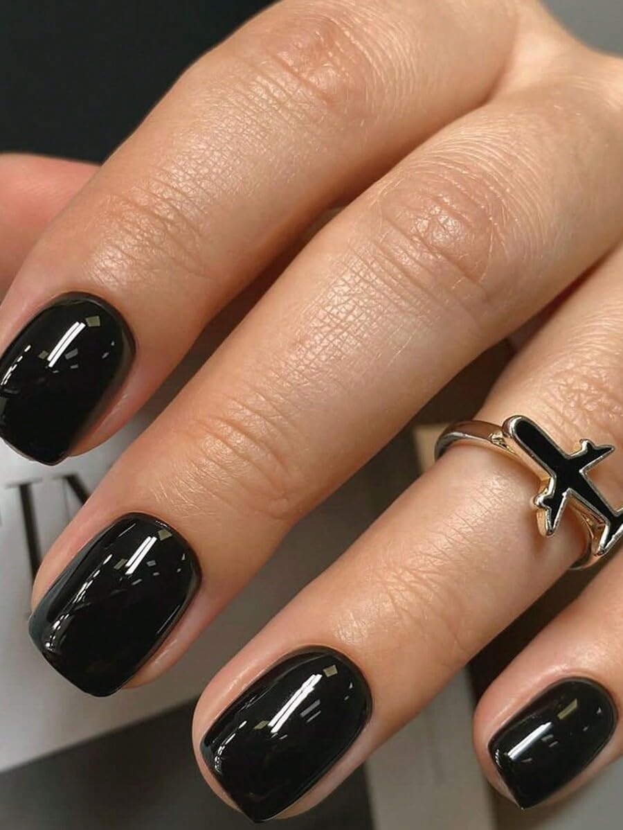 Wooyas black press-on nails short glossy square for salon-grade shine